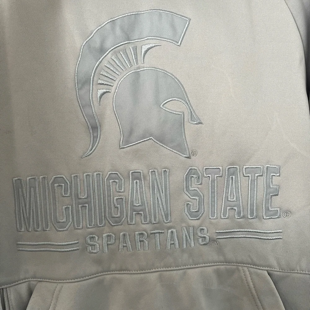 Colosseum Light Gray Michigan State Hoodie